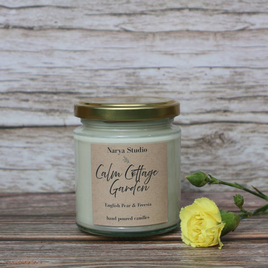 ' Calm Cottage Garden' English Pear & Freesia